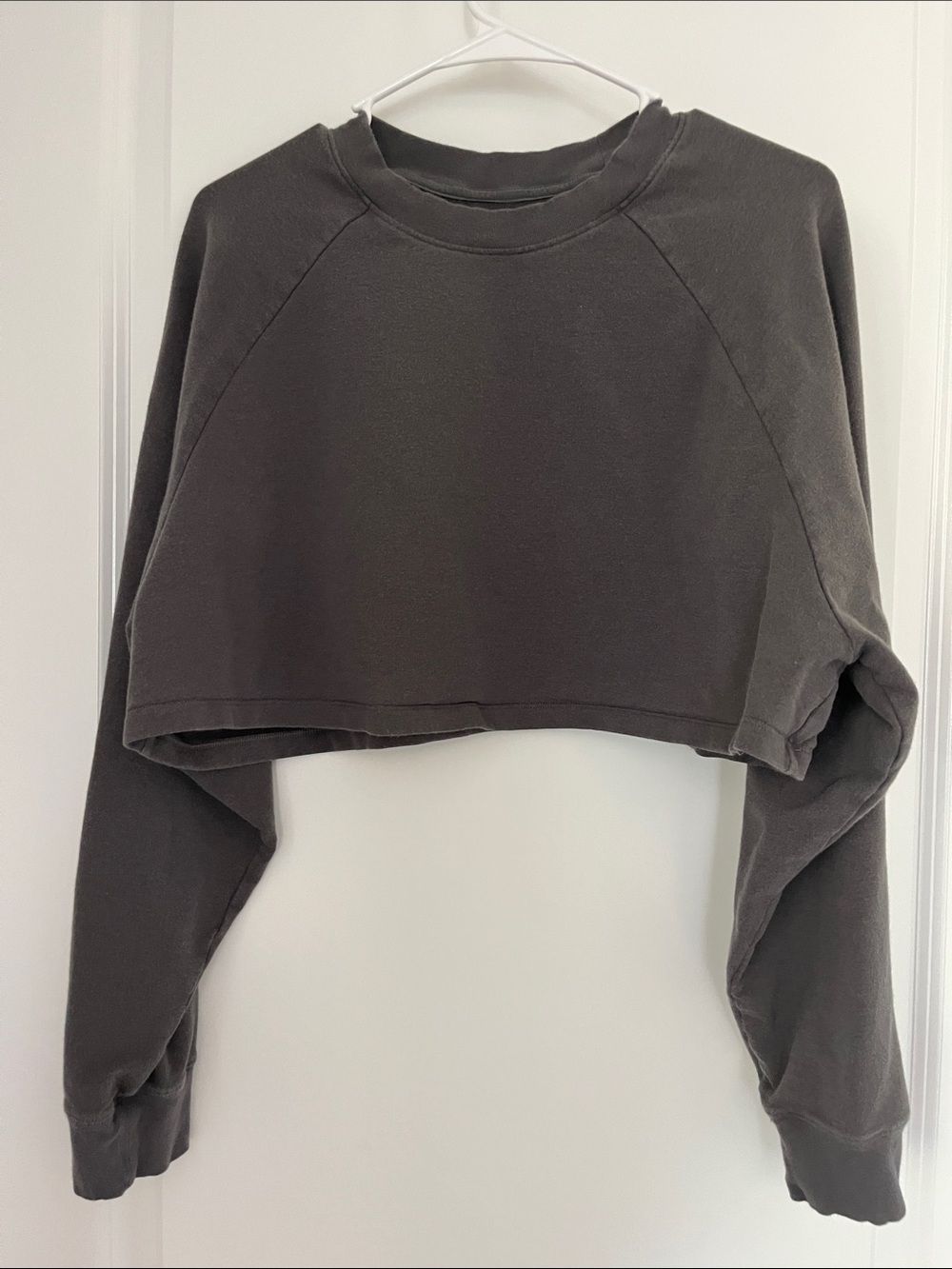 CRZ YOGA Cropped Long-Sleeve heavy weight T shirt - Charcoal